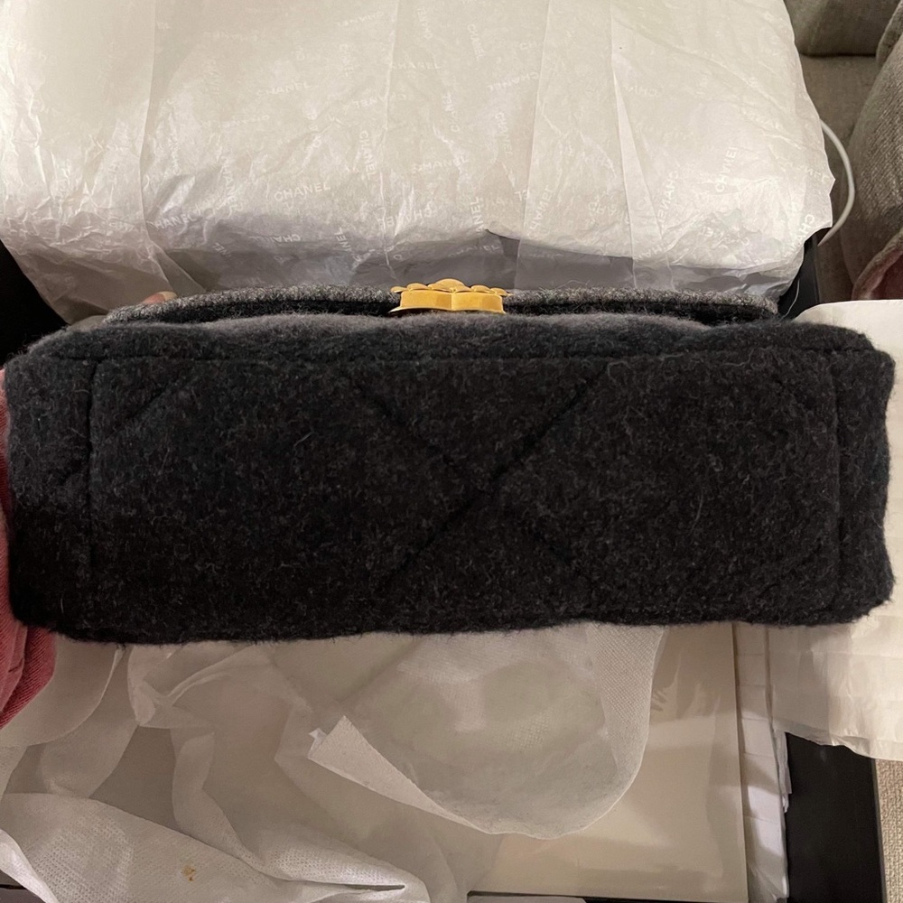 Chanel 19 Handbag Medium New with box - Picture 7 of 10